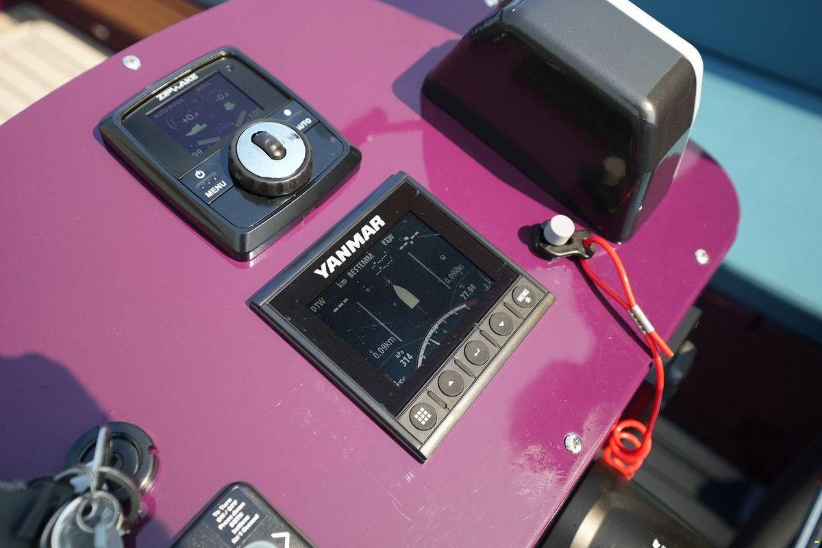 Waterman 8.0 Cabin