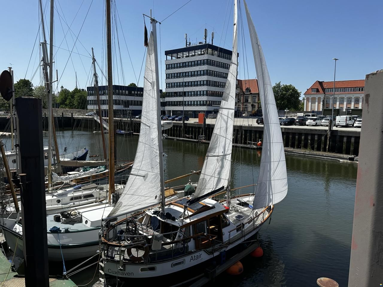 Nauticat 33