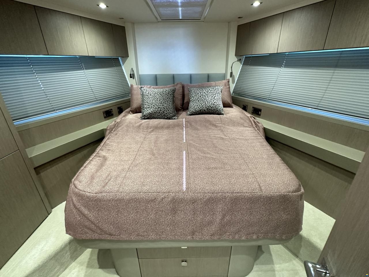 Sunseeker Manhattan 52