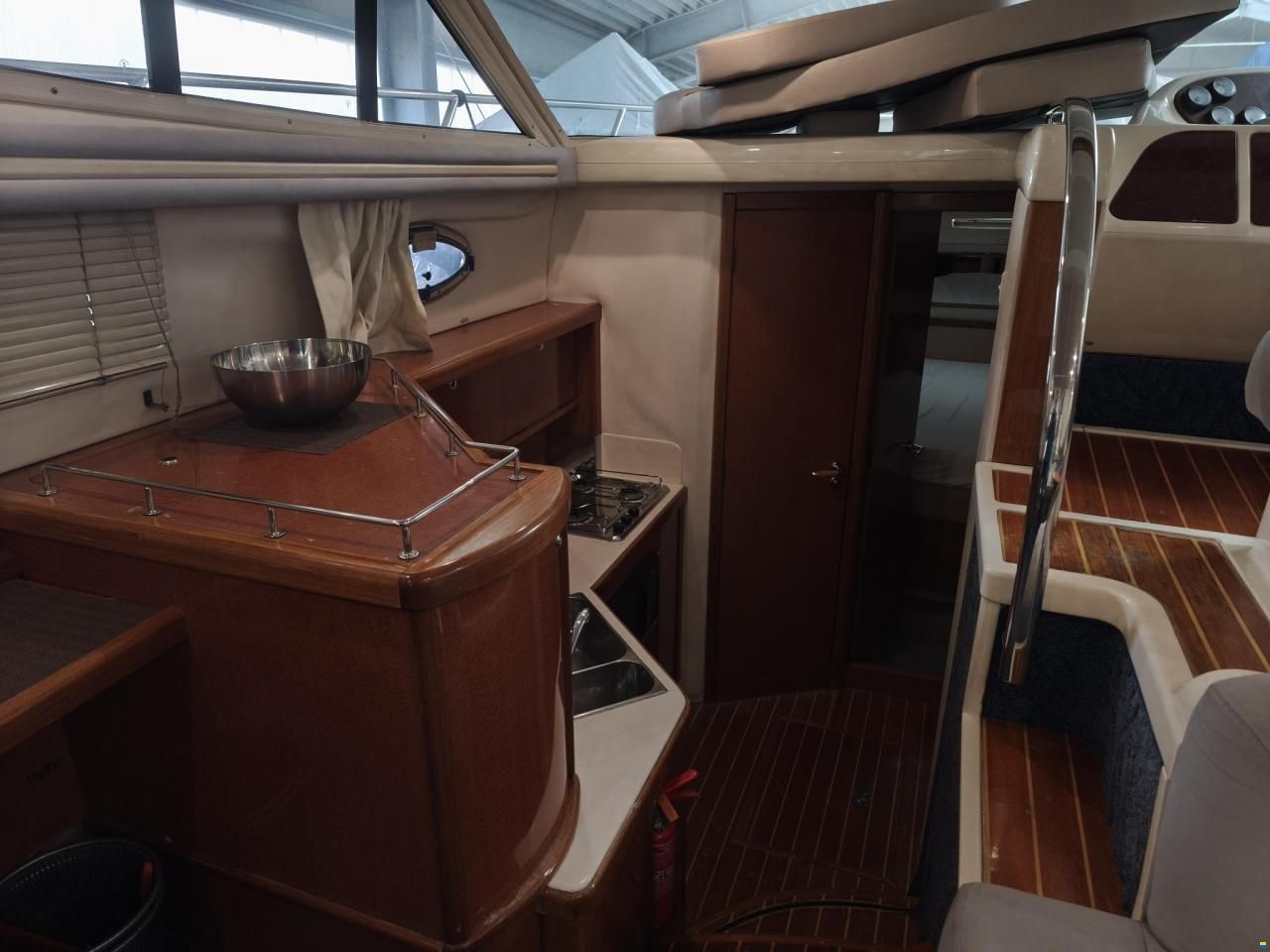 Sealine F 37