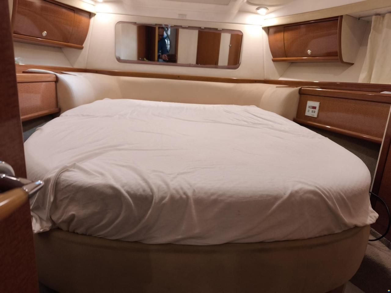 Sealine F 37