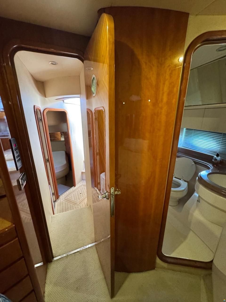 Azimut 46