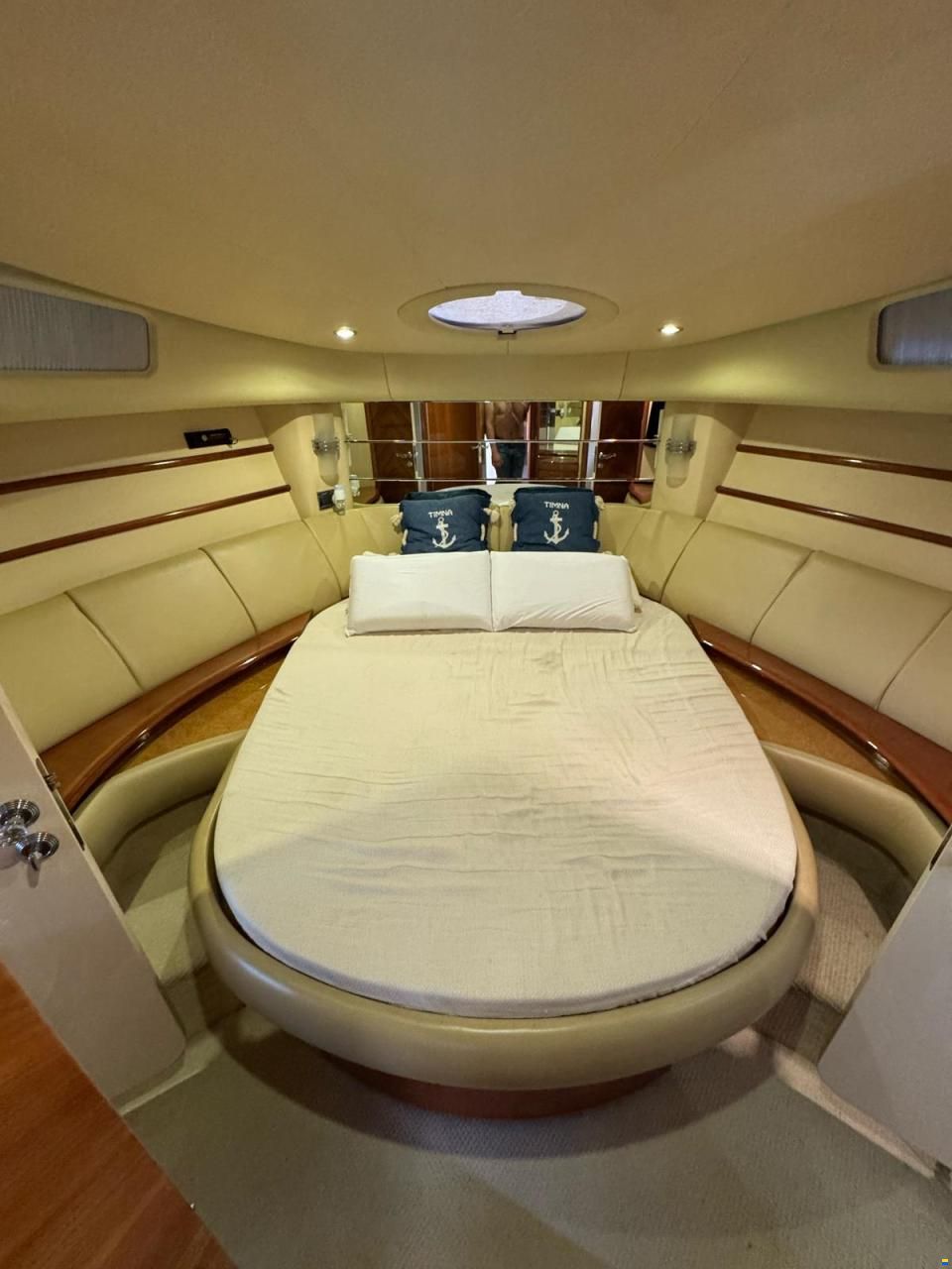 Azimut 46