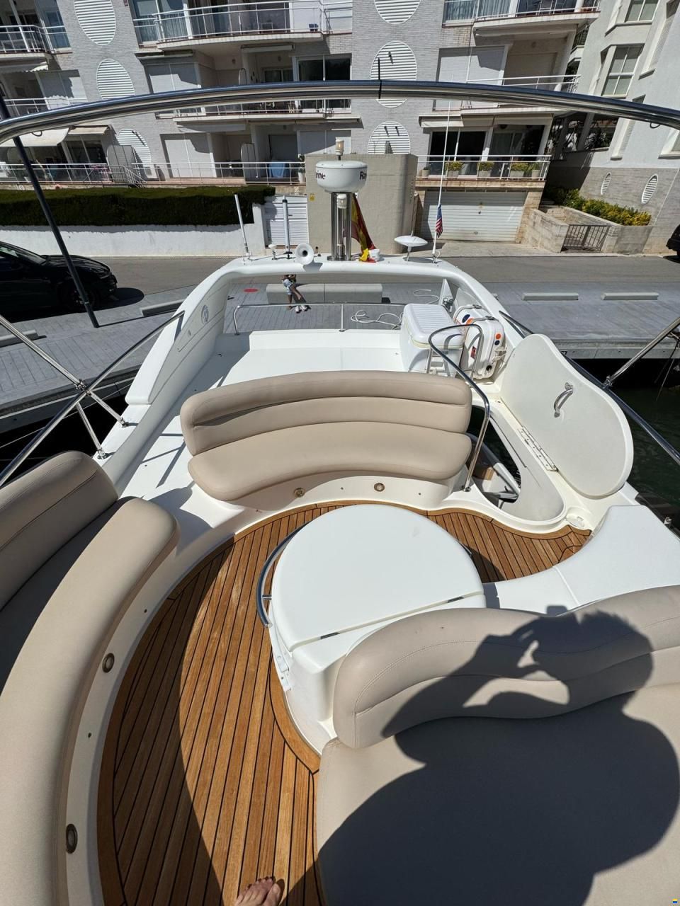 Azimut 46