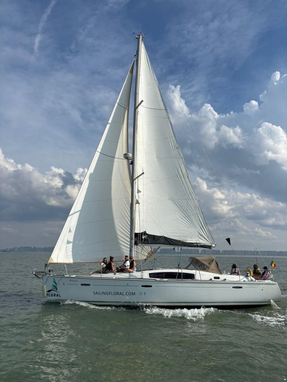 Beneteau Oceanis 43