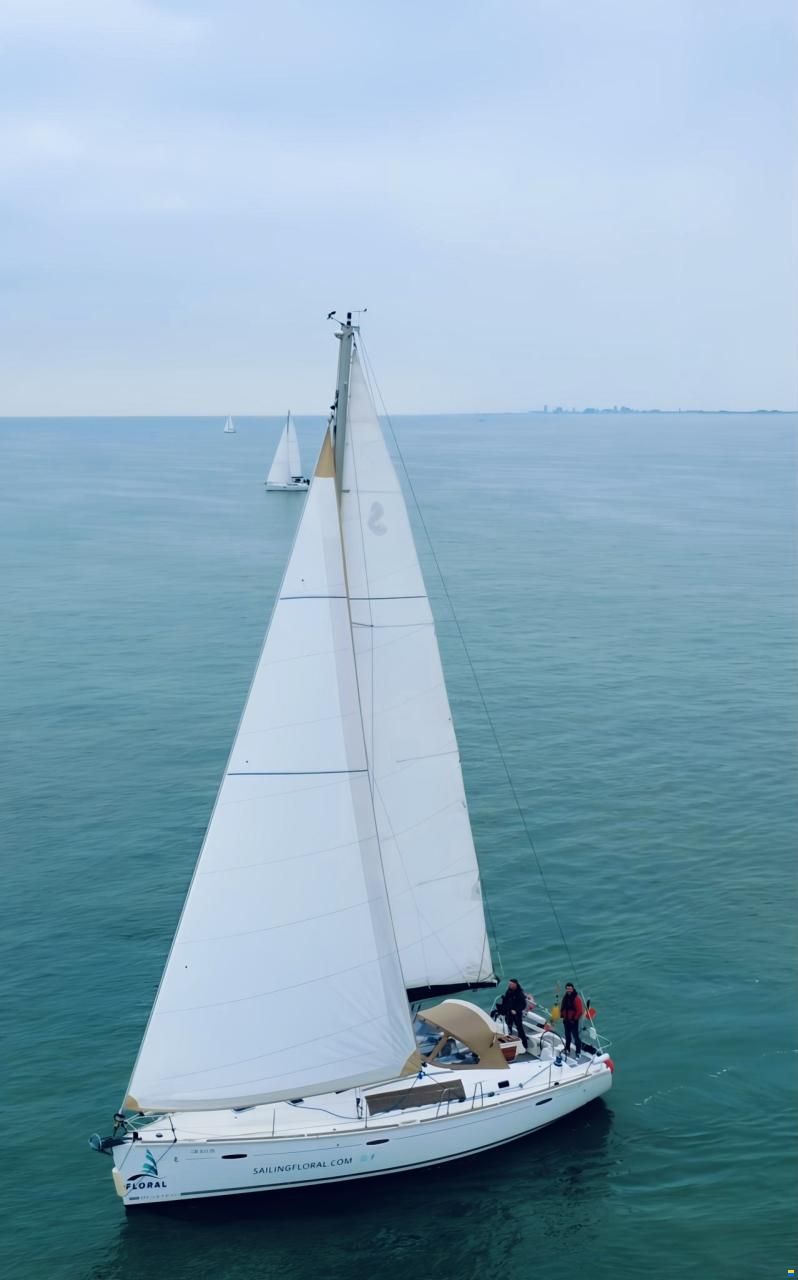 Beneteau Oceanis 43