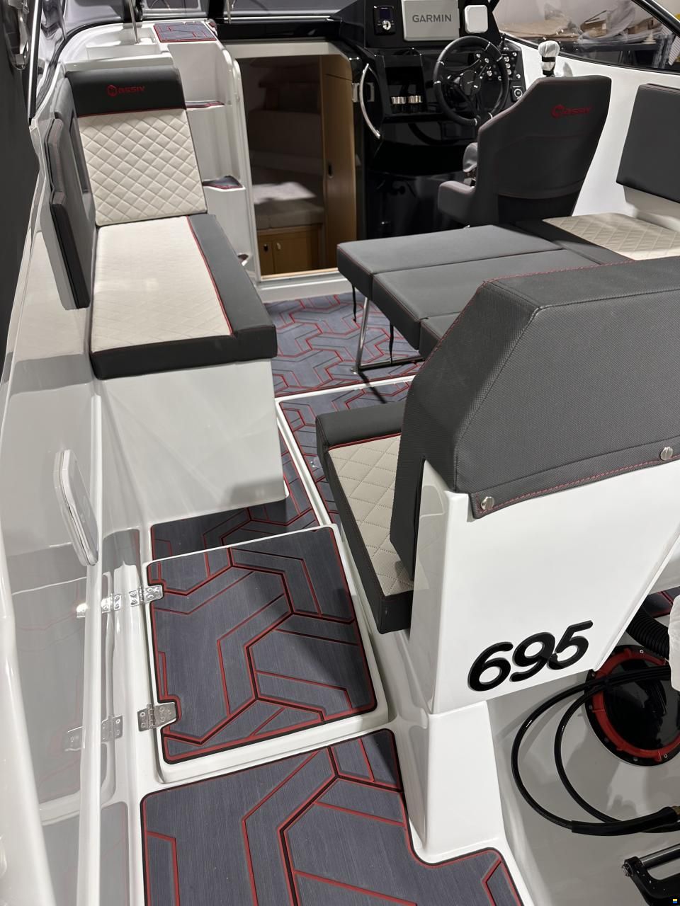 Massiv Boats Cabin 695