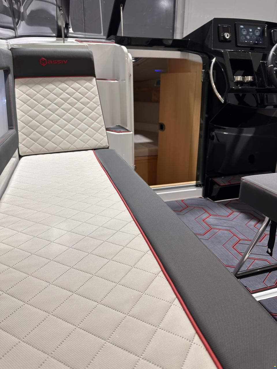 Massiv Boats Cabin 695