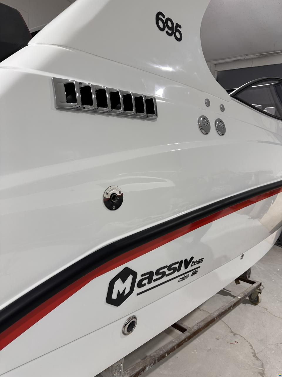 Massiv Boats Cabin 695