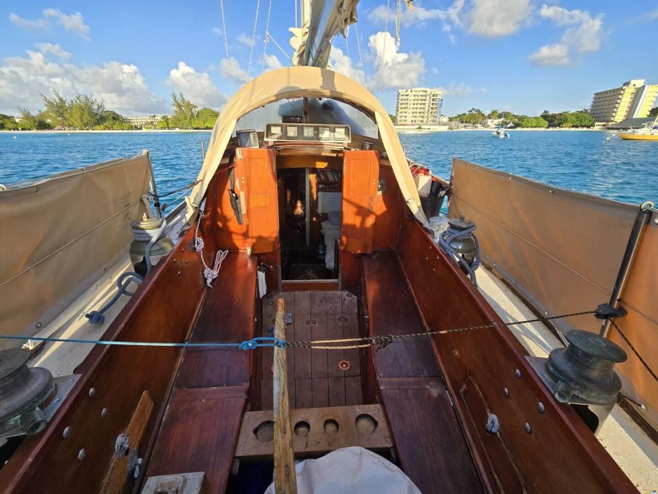 Camper & Nicholsons 36