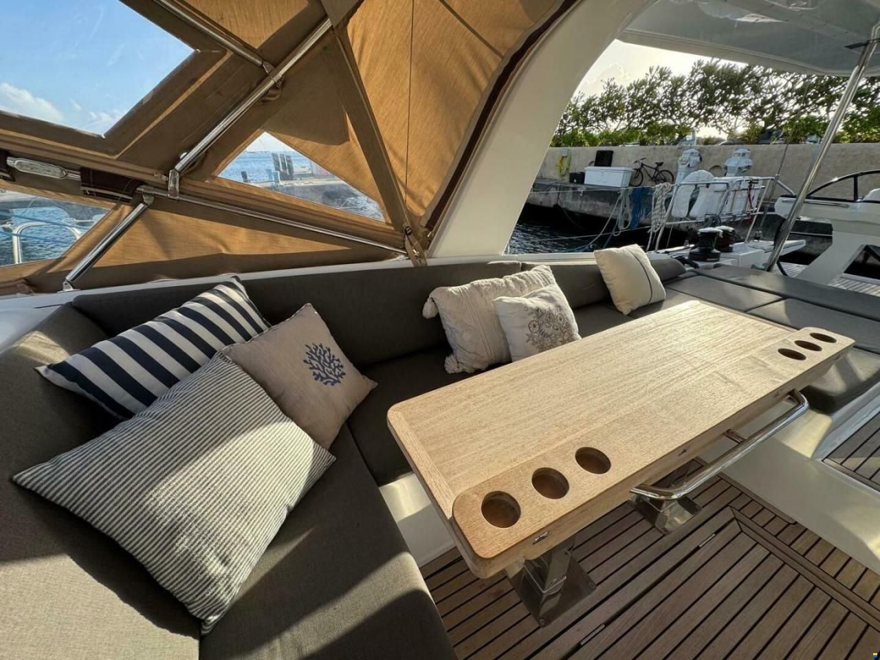 Jeanneau 65