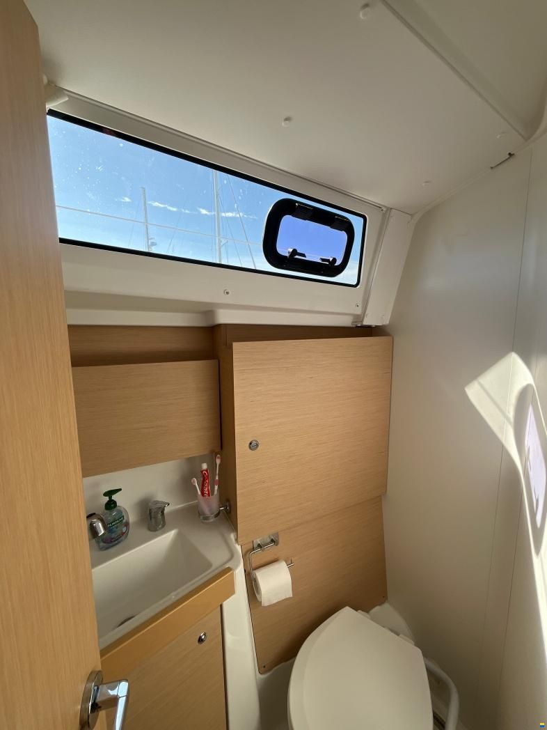 Beneteau Oceanis 38