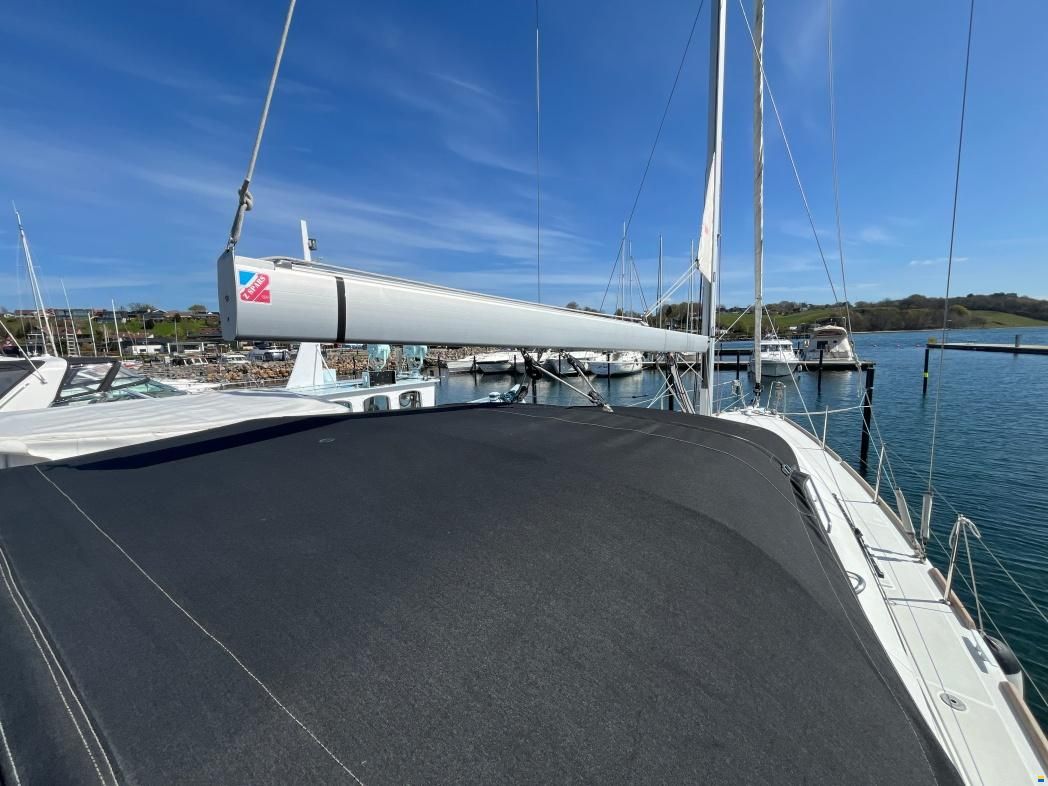 Beneteau Oceanis 38