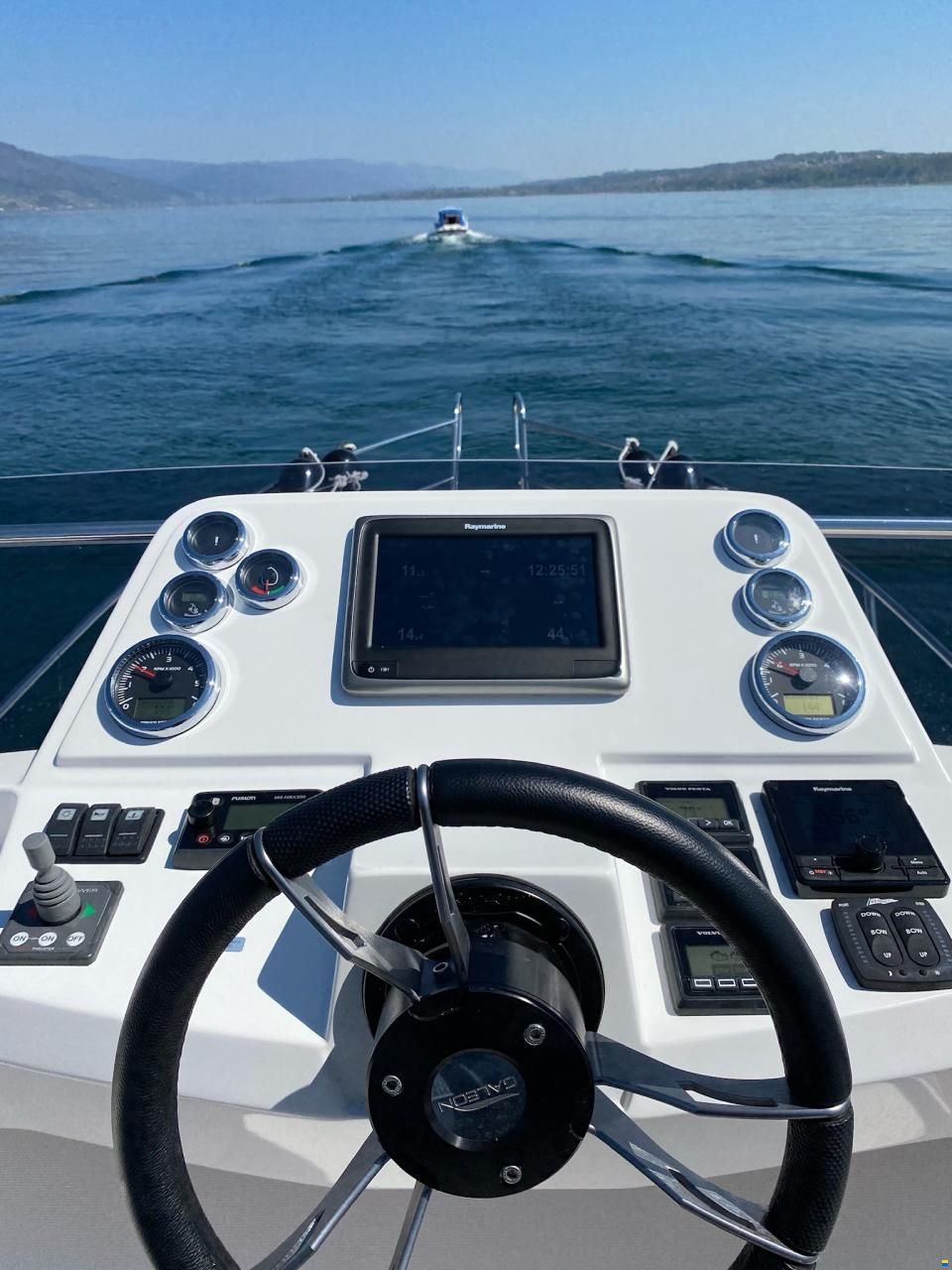 Galeon 300 Fly