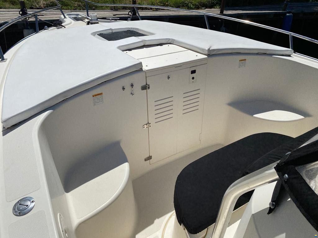 Pursuit 2670 Cuddy Center Console