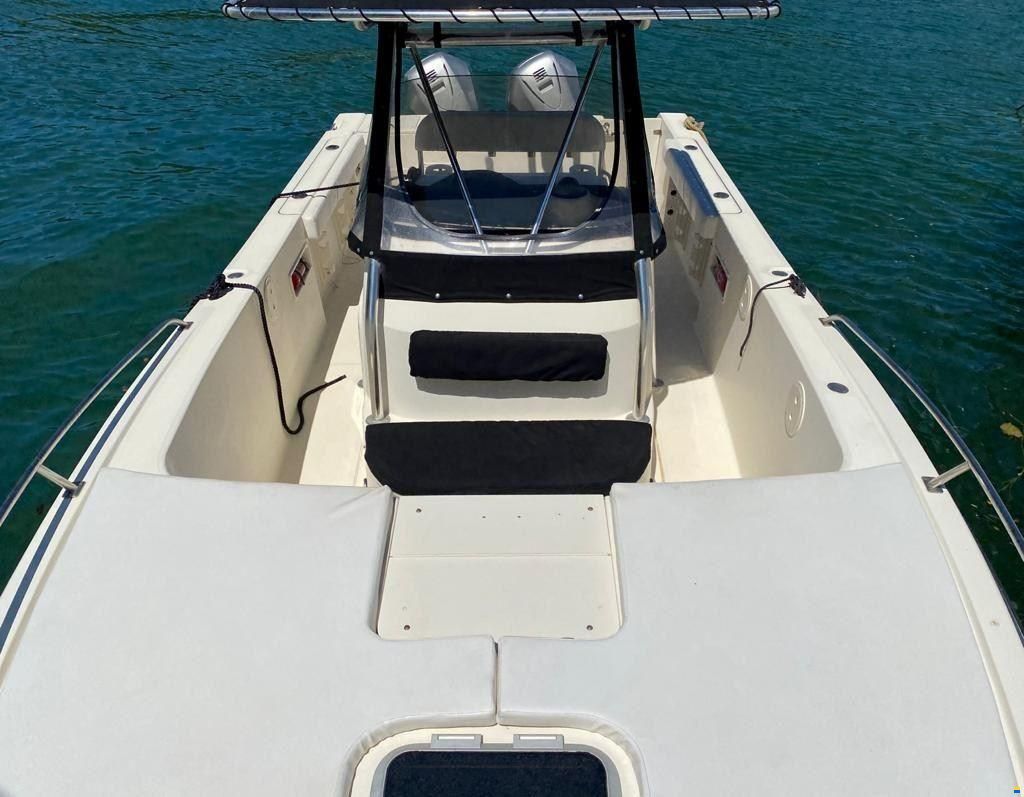 Pursuit 2670 Cuddy Center Console