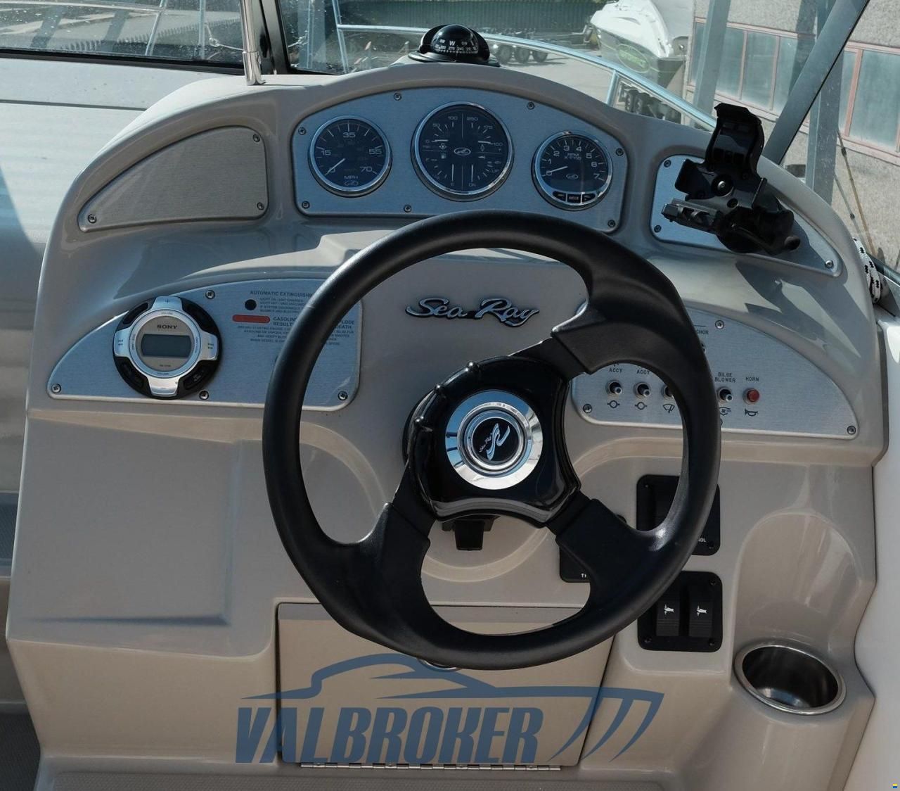 Sea Ray 255 DA Sundancer