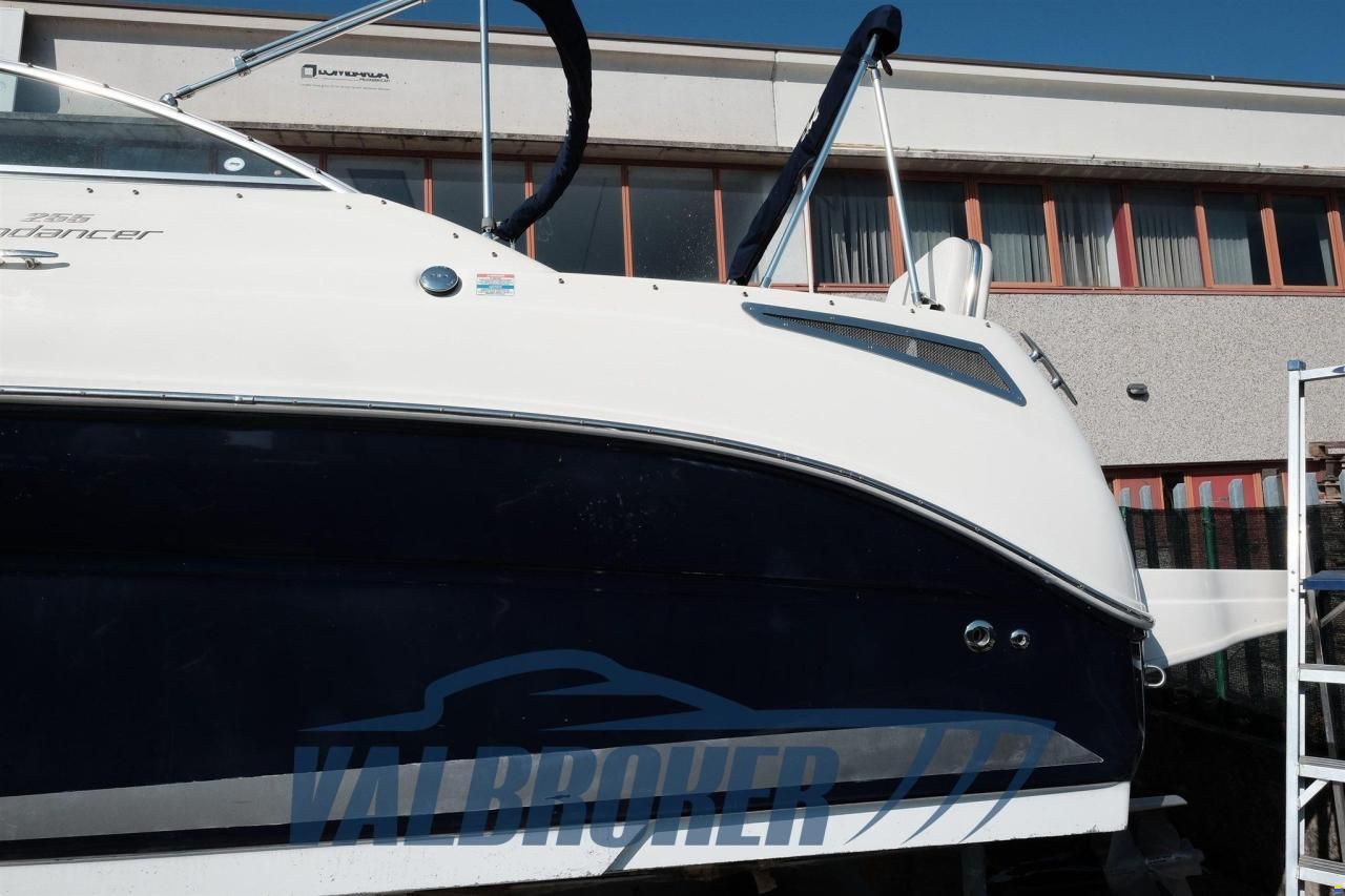 Sea Ray 255 DA Sundancer