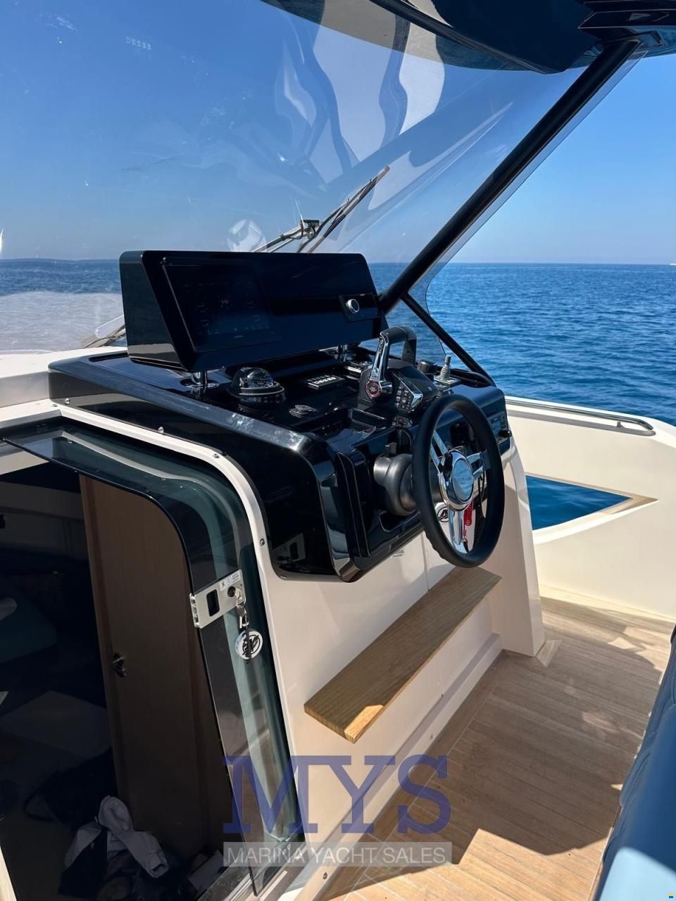 Cayman 380 WA