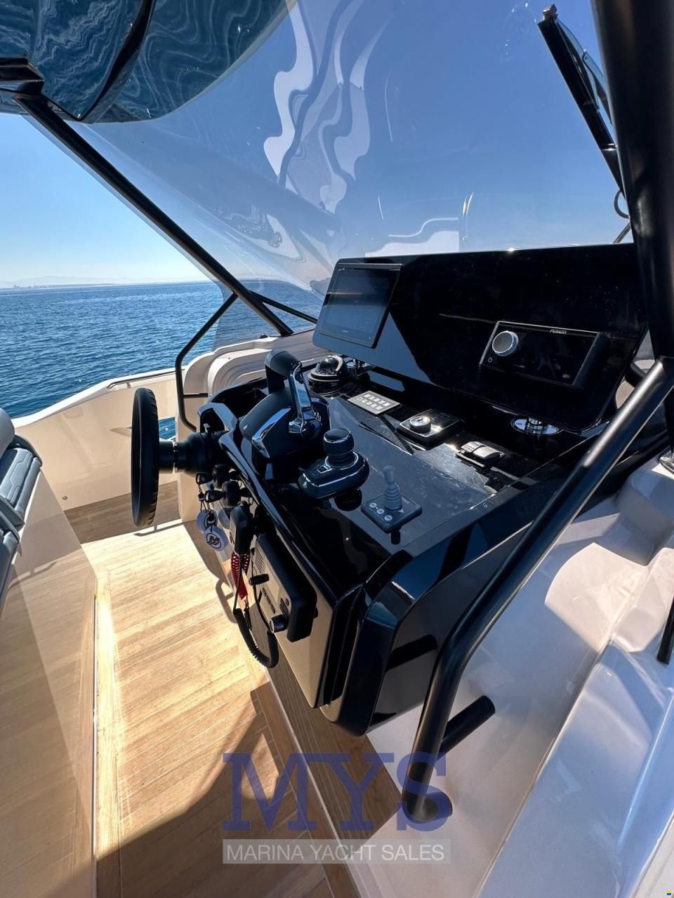 Cayman 380 WA