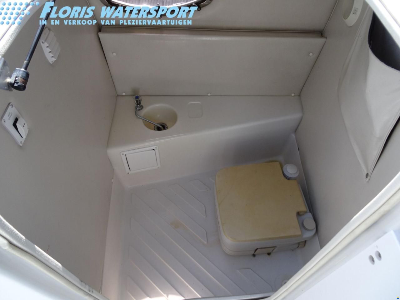 Crownline 238 DB