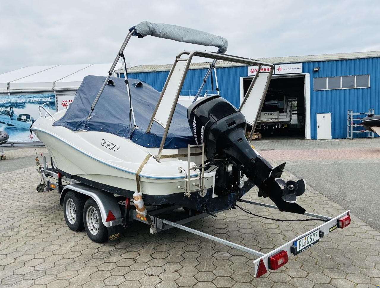 Quicksilver 555 WA Commander