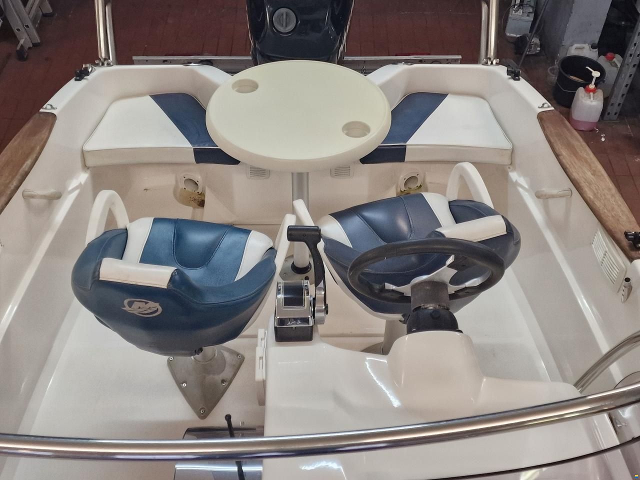 Quicksilver 555 WA Commander