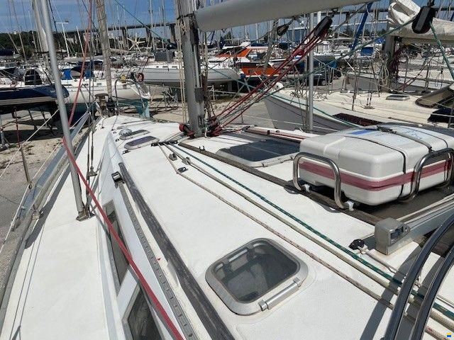 Jeanneau Sun Odyssey 37.2