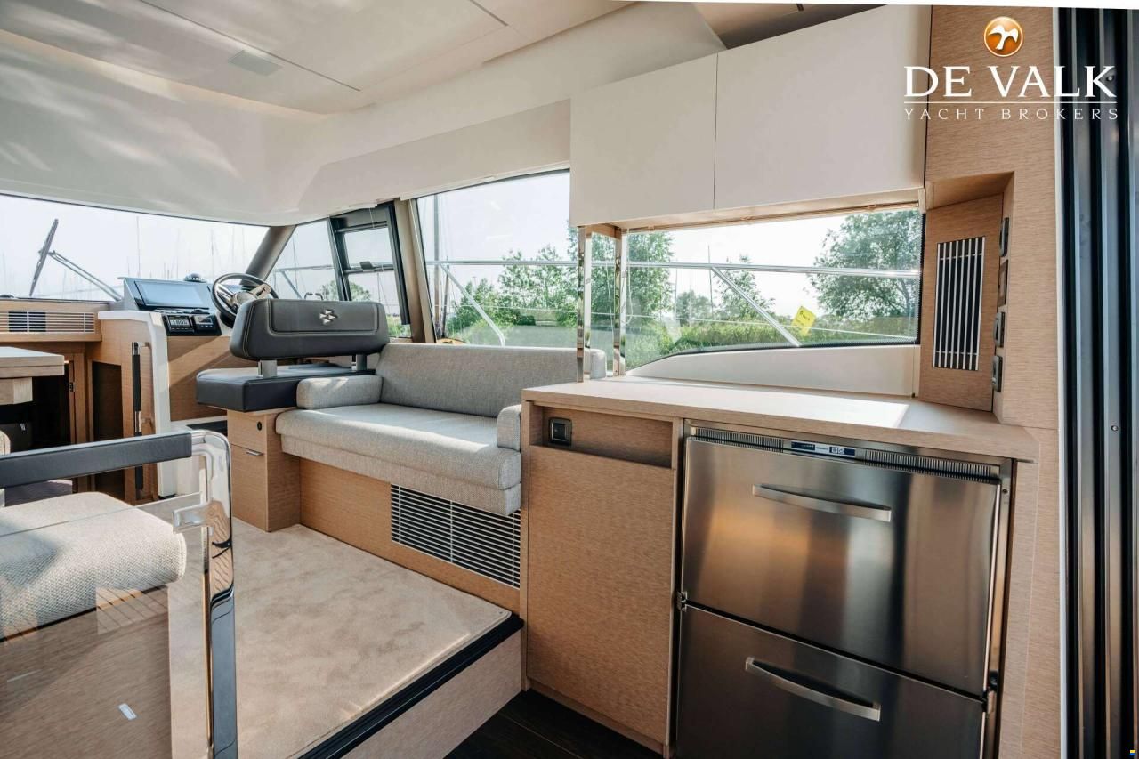 Prestige 420 Flybridge