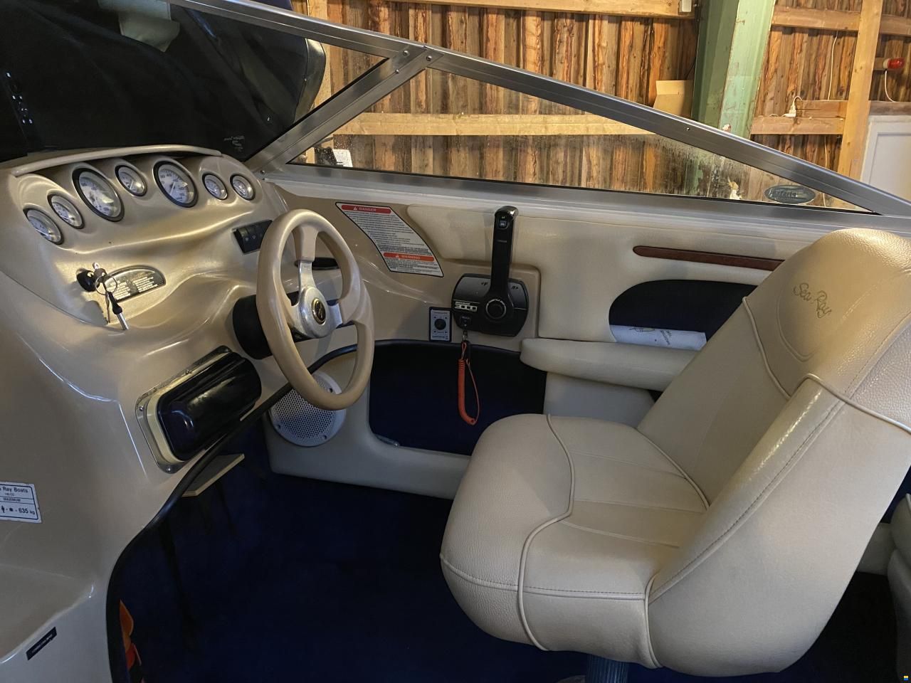 Sea Ray 190 Daycruiser