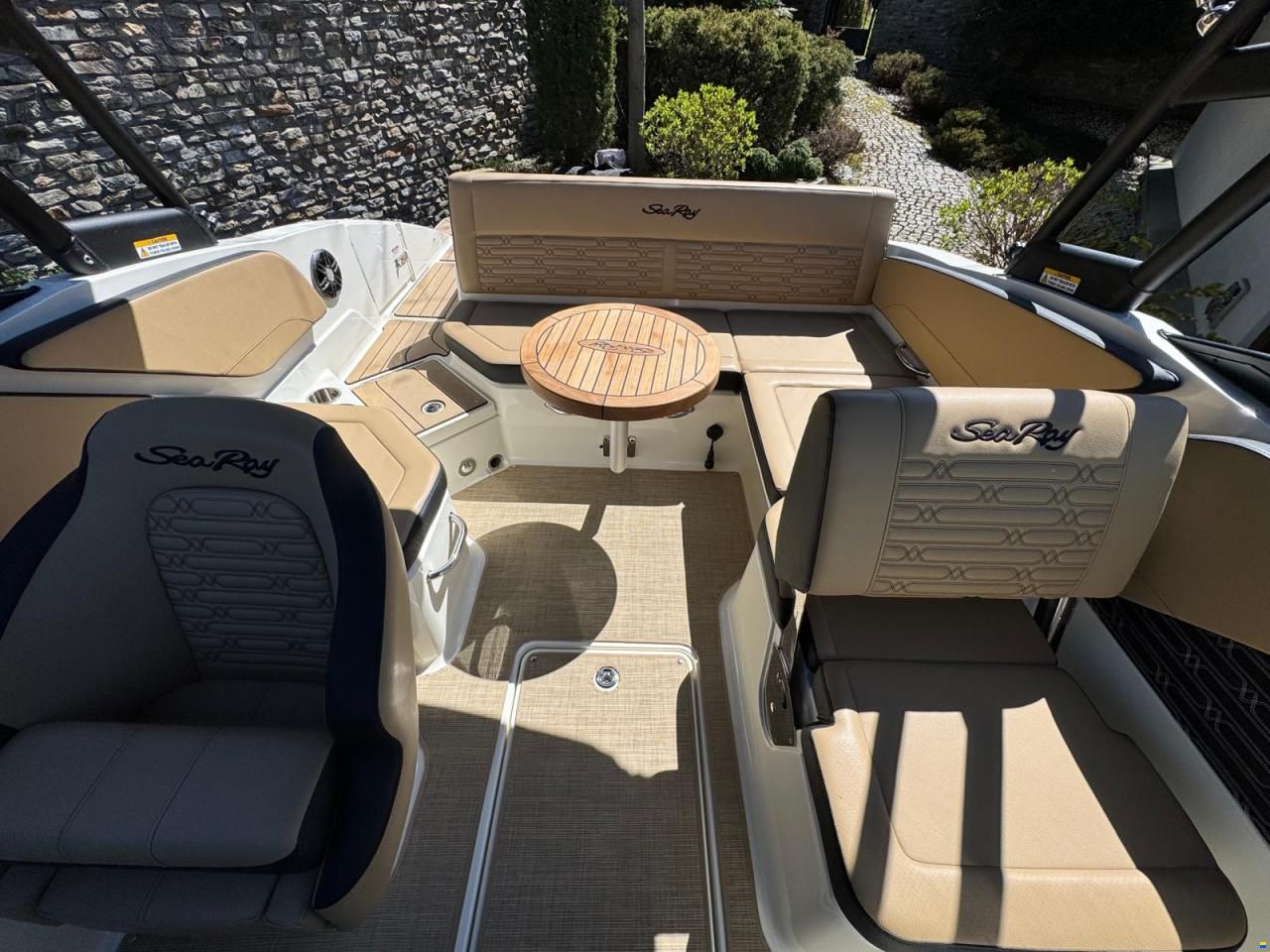 Sea Ray 210 SPX