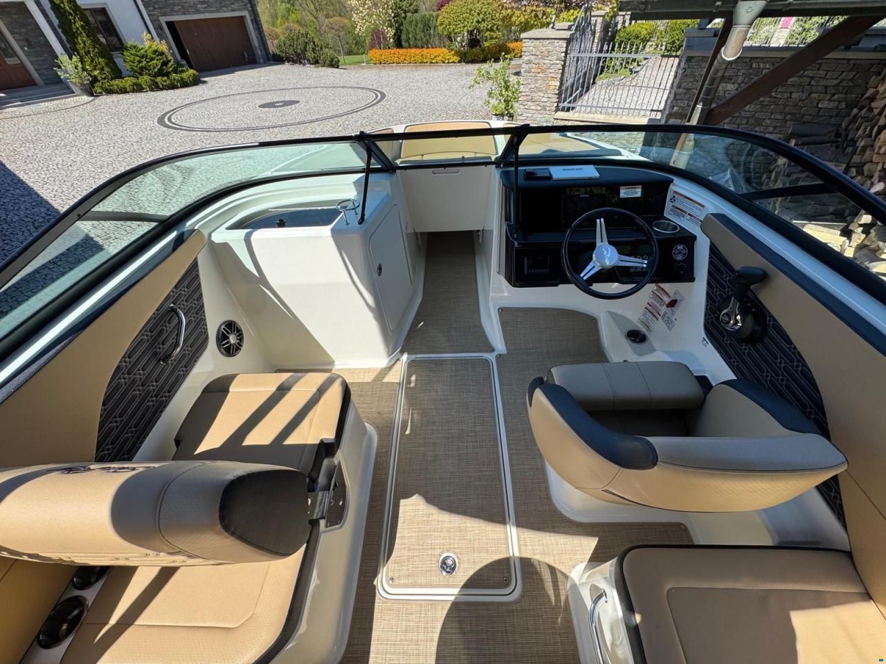 Sea Ray 210 SPX