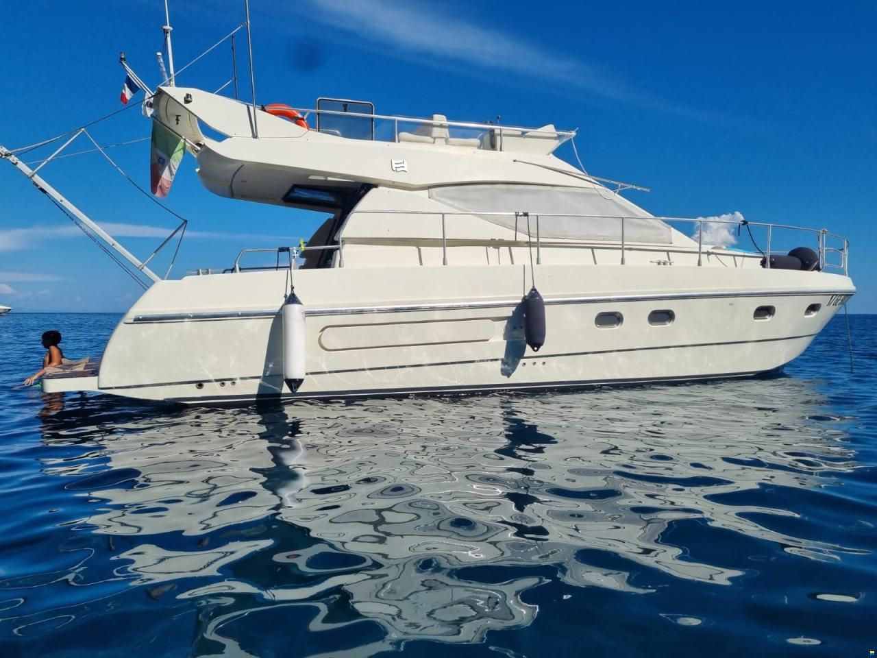 Ferretti 120 Fly UN MOTORE GUASTO