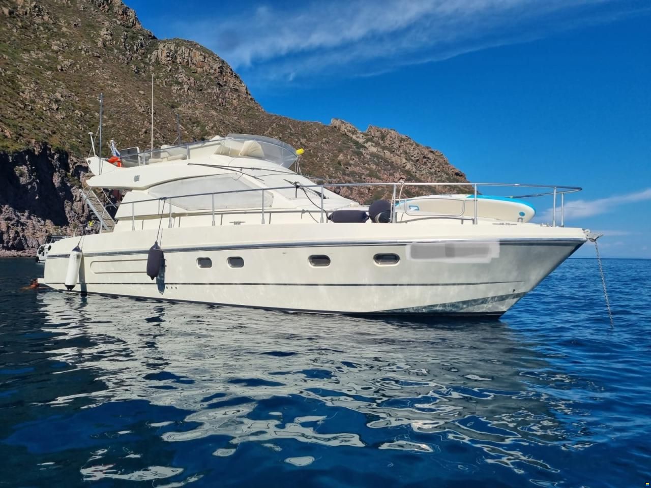 Ferretti 120 Fly UN MOTORE GUASTO