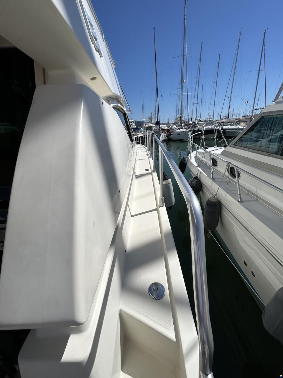Ferretti 120 Fly UN MOTORE GUASTO