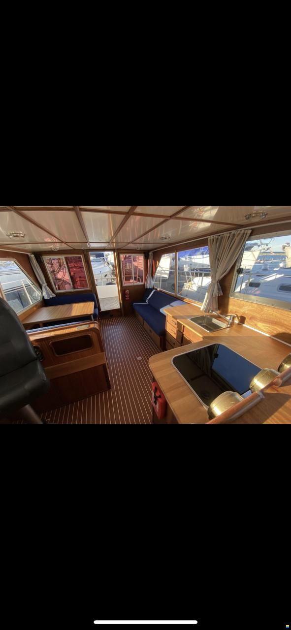 Tollycraft Sedan 34 Fly