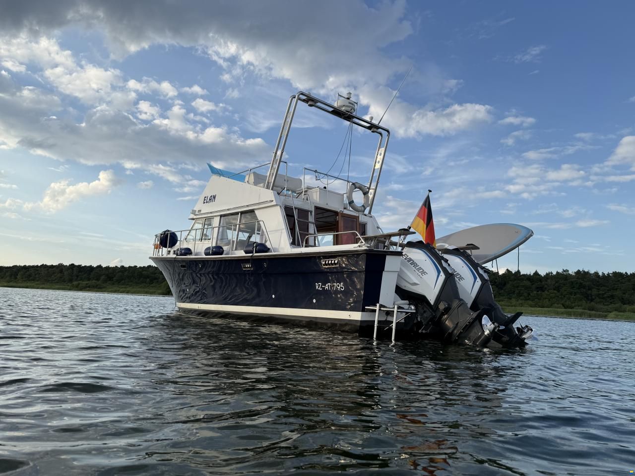 Tollycraft Sedan 34 Fly