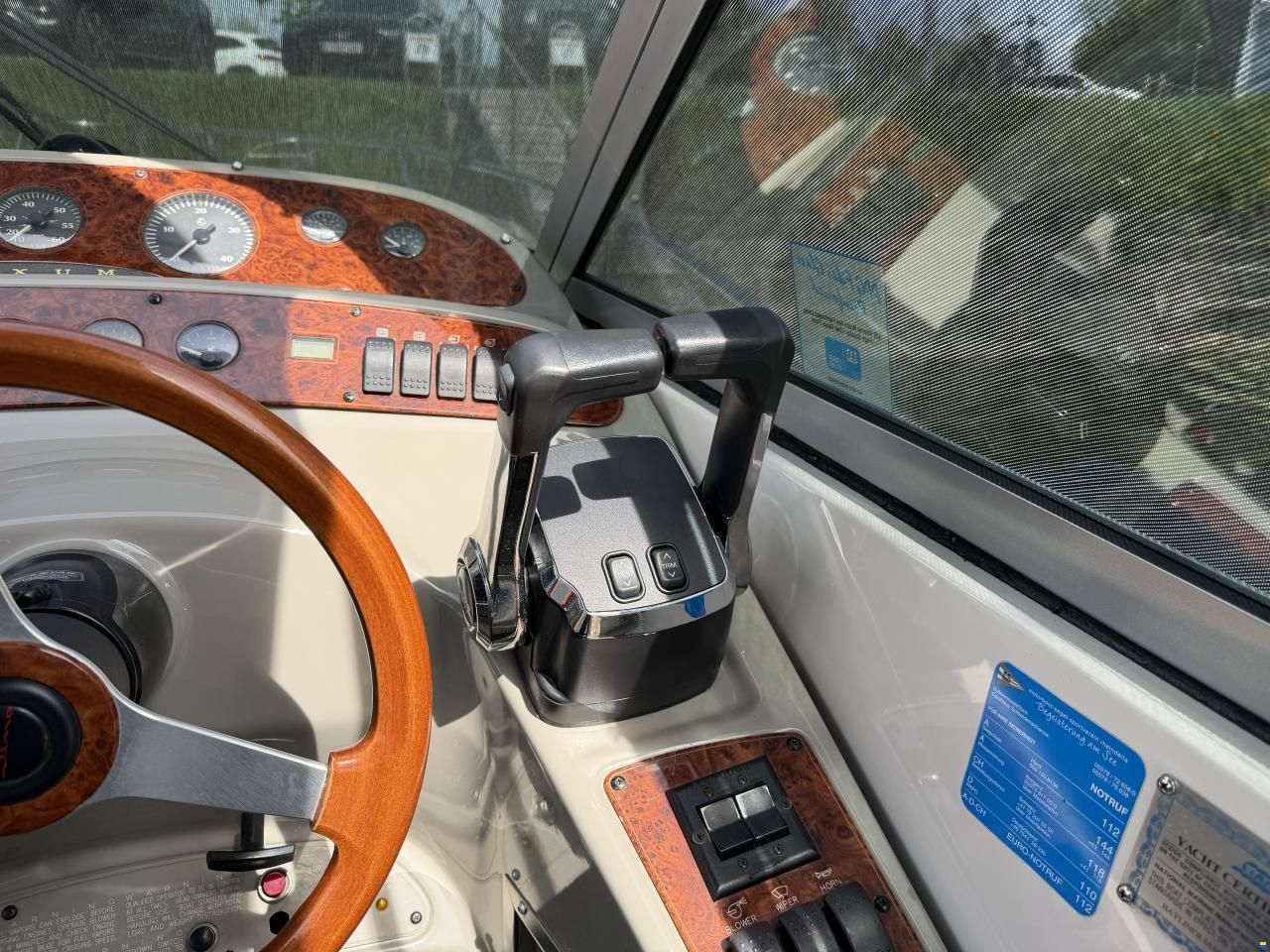 Maxum SCR 3000