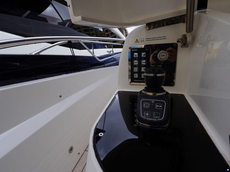 Sunseeker Manhattan 68
