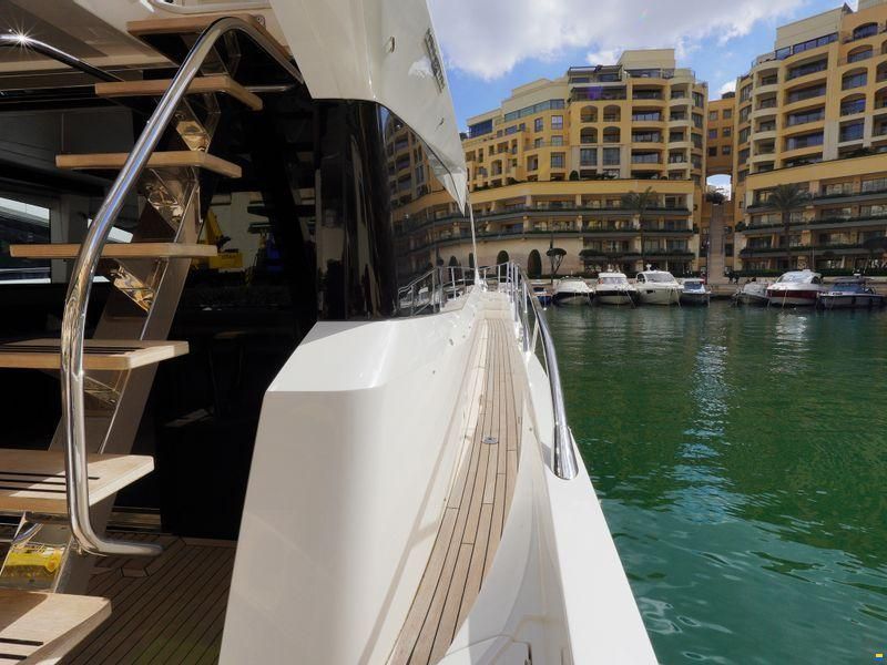 Sunseeker Manhattan 68