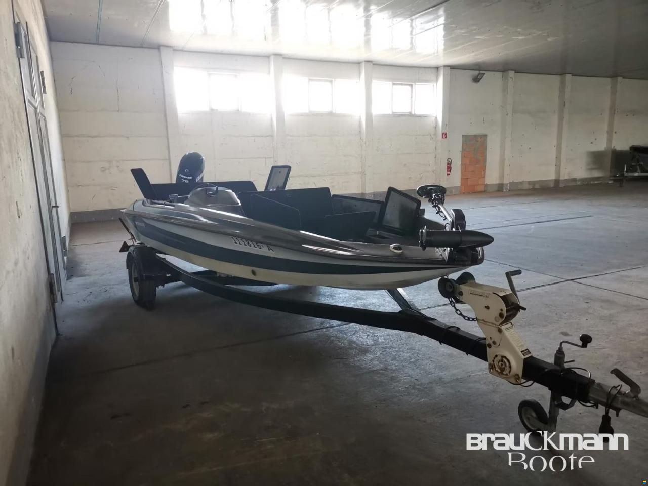 Stratos Boats 355 V