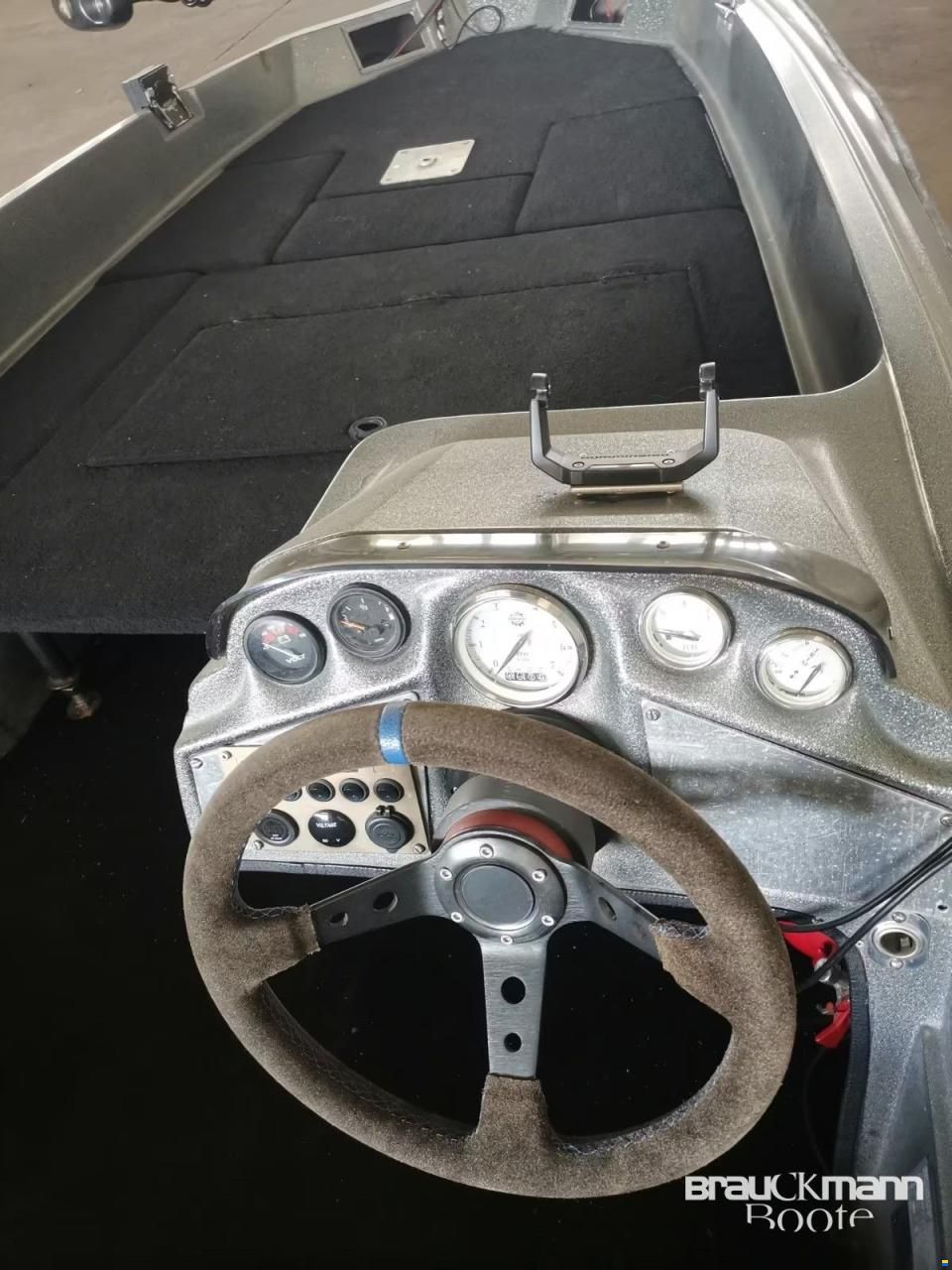 Stratos Boats 355 V