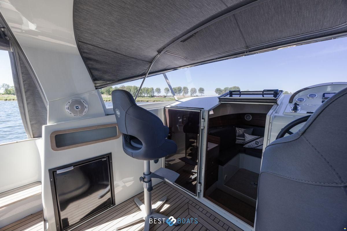 Antaris Seventy7 Cabin