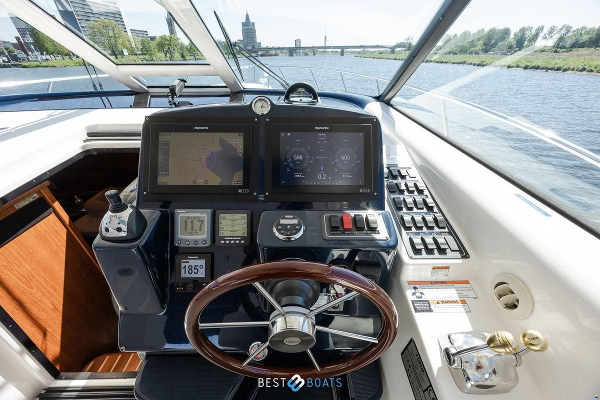 Tiara 4300 Sovran