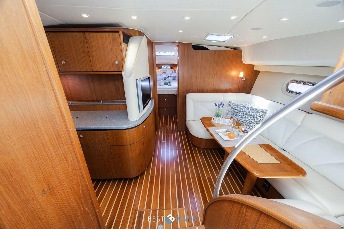Tiara 4300 Sovran