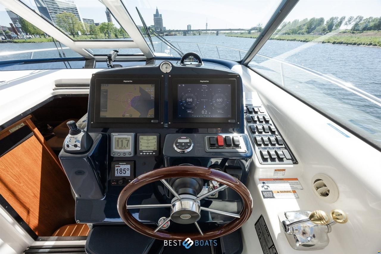 Tiara 4300 Sovran
