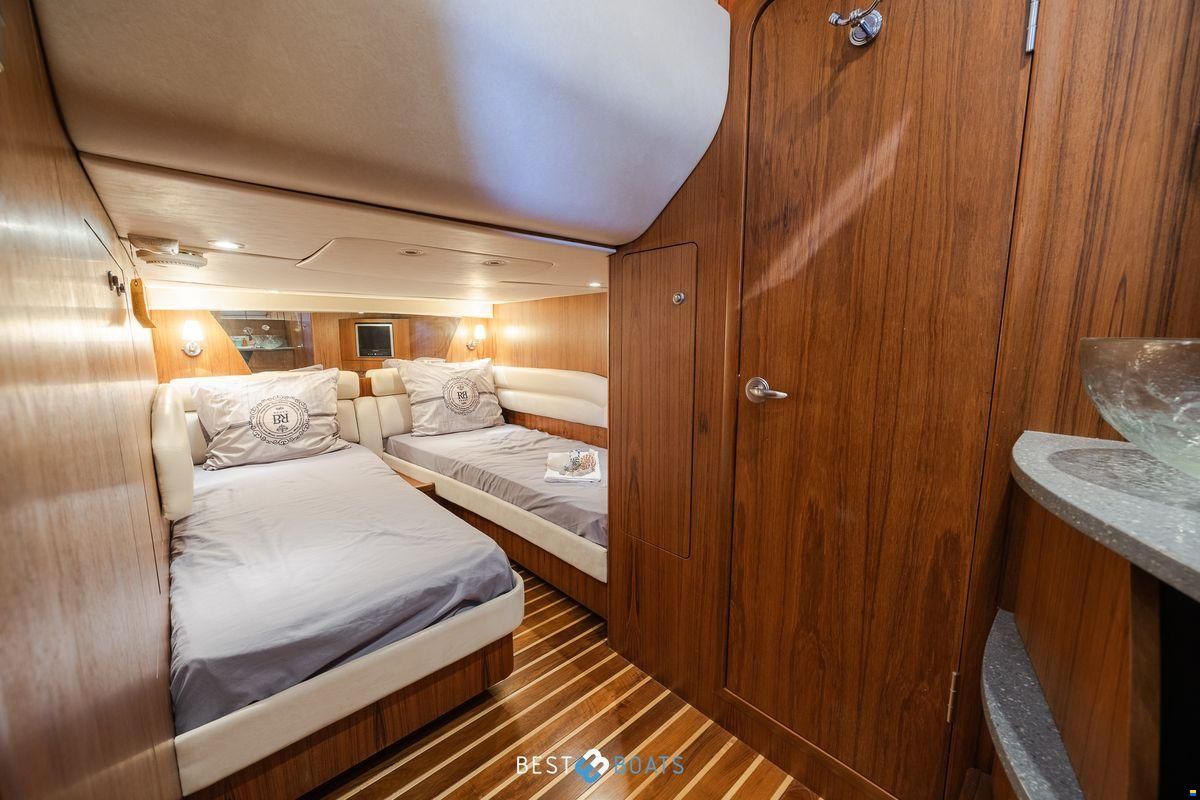 Tiara 4300 Sovran