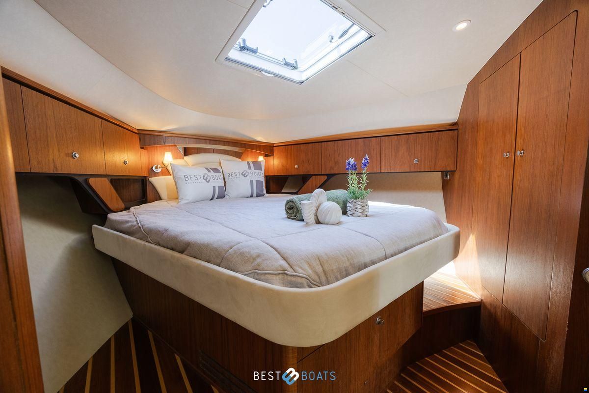 Tiara 4300 Sovran