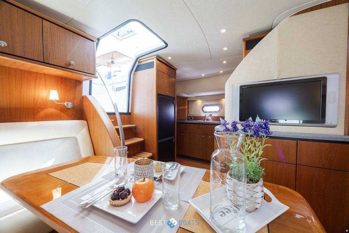 Tiara 4300 Sovran