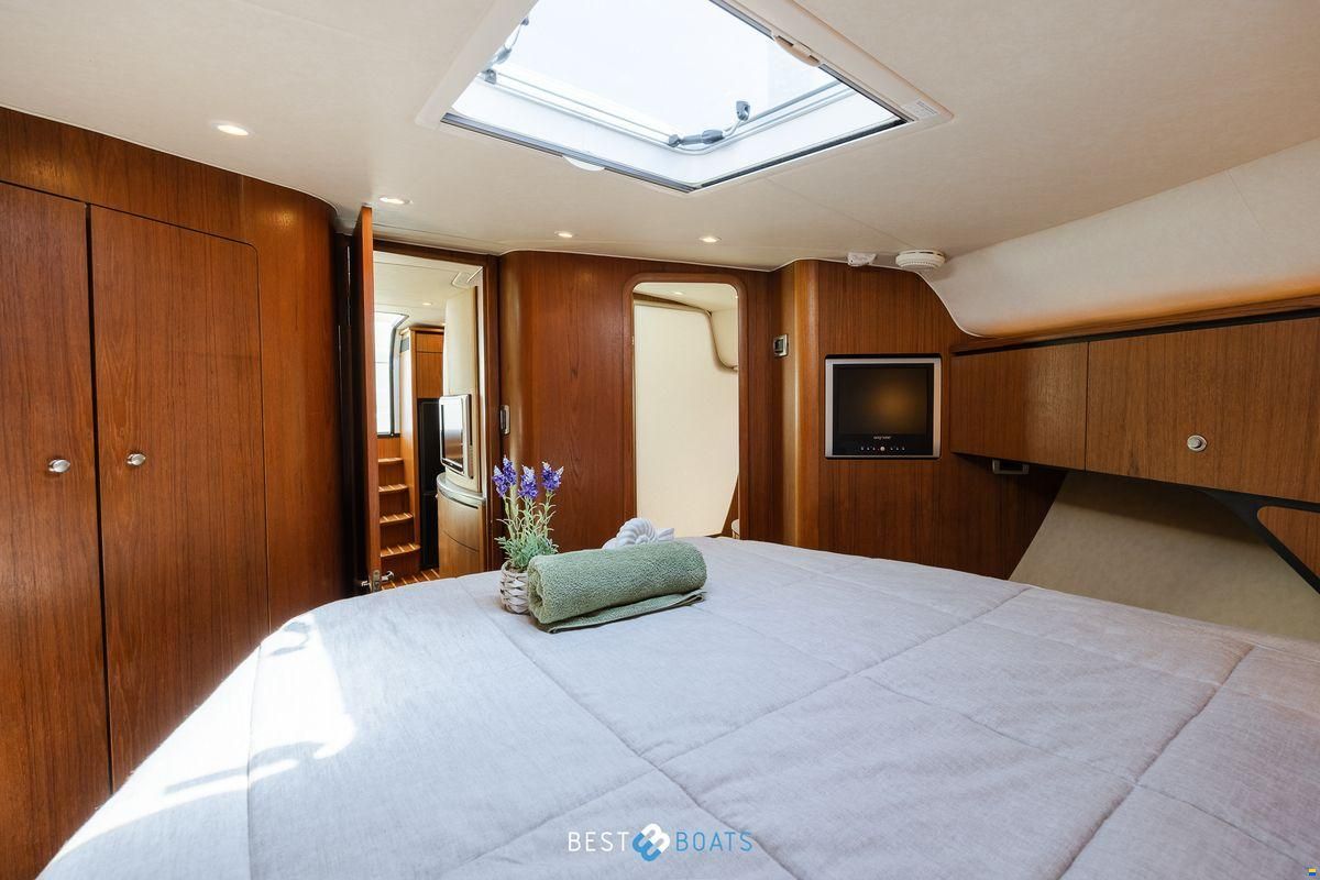 Tiara 4300 Sovran